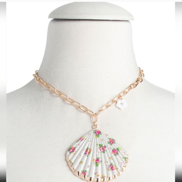 Betsey Johnson White Gray Seashell Pendant Necklace Floral Print - Picture 1 of 4